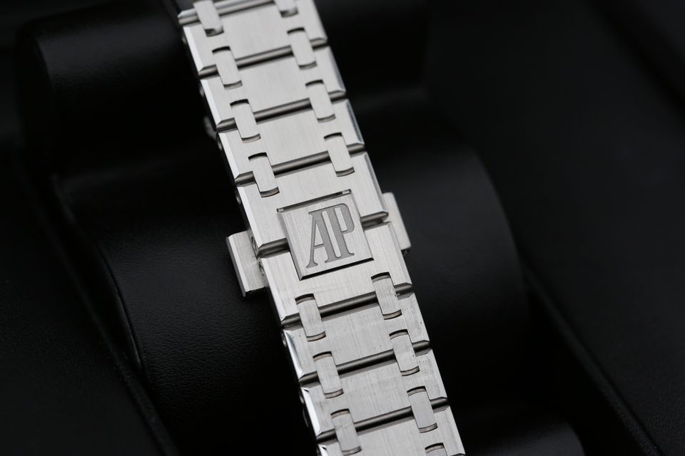 Audemars Piguet Royal Oak 16202BC.OO.1240BC.02 Image 3